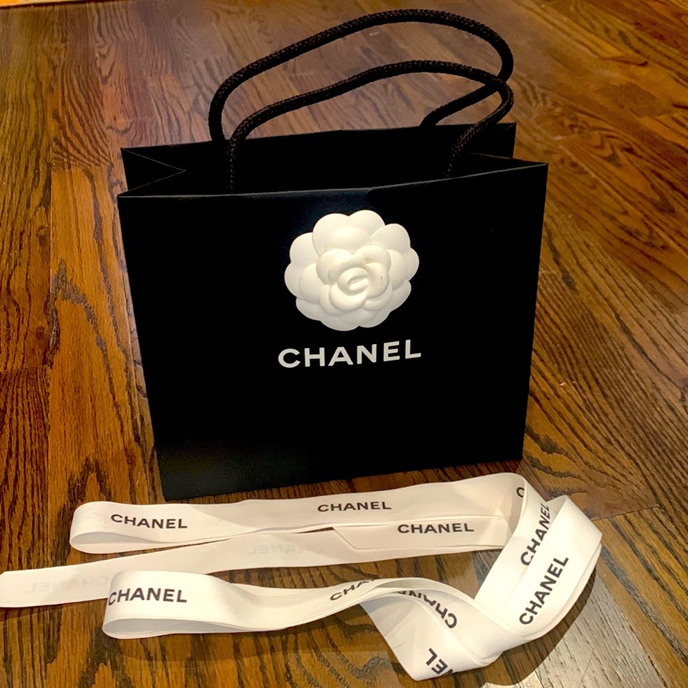 Authentic Chanel shopping bag with bow and ribbon
